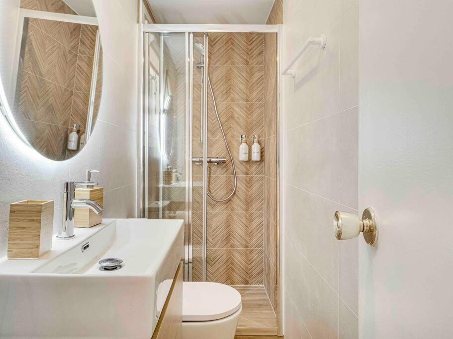 Casa Mandarina: 4 Bedrooms - 2 Terraces - Parking L'Hospitalet de Llobregat Exterior photo