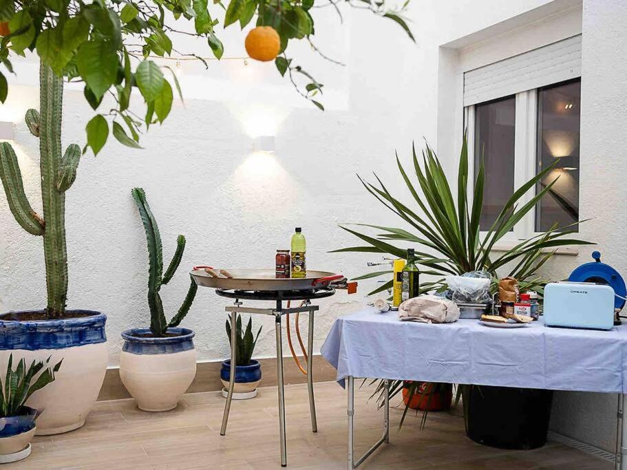 Casa Mandarina: 4 Bedrooms - 2 Terraces - Parking L'Hospitalet de Llobregat Exterior photo