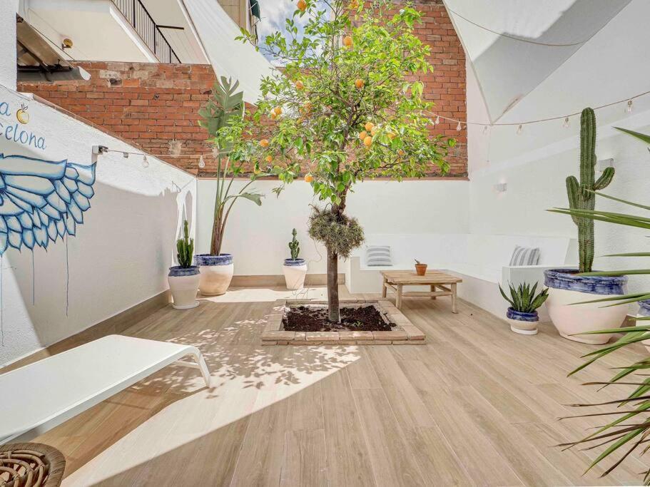 Casa Mandarina: 4 Bedrooms - 2 Terraces - Parking L'Hospitalet de Llobregat Exterior photo
