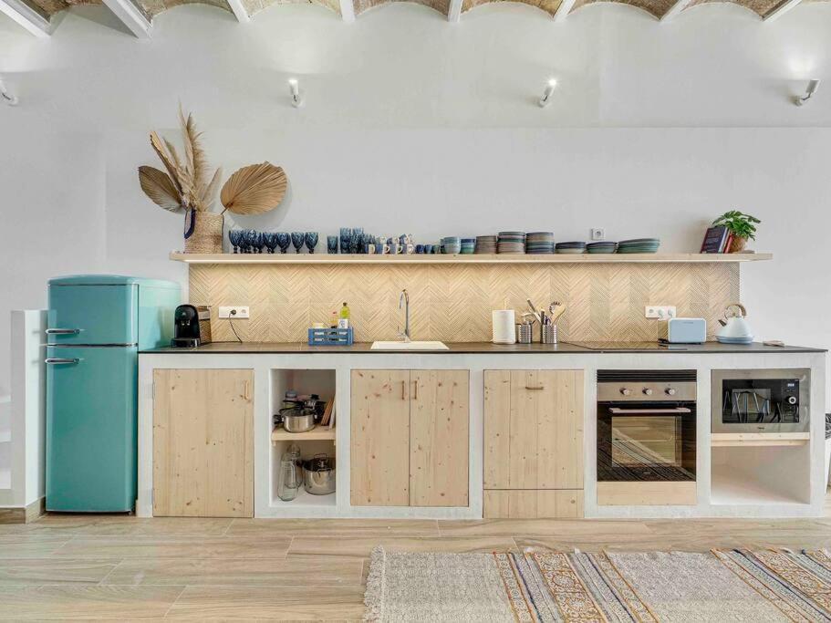 Casa Mandarina: 4 Bedrooms - 2 Terraces - Parking L'Hospitalet de Llobregat Exterior photo