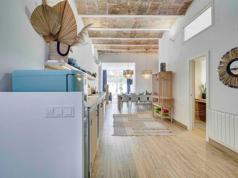 Casa Mandarina: 4 Bedrooms - 2 Terraces - Parking L'Hospitalet de Llobregat Exterior photo